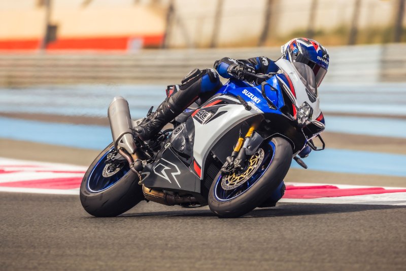 GSX-R1000R 6