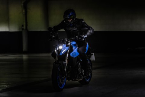 GSX-8S 4