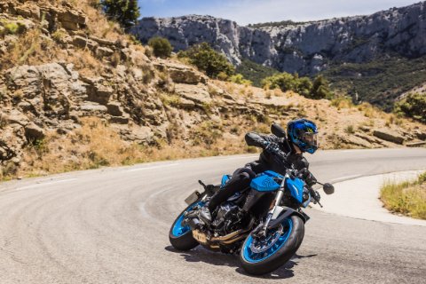 GSX-8S 27