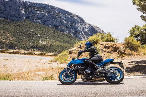 GSX-8S 28