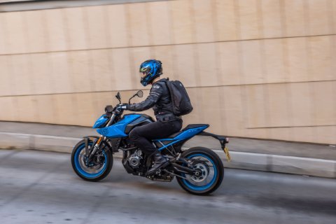 GSX-8S 44