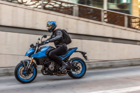 GSX-8S 55