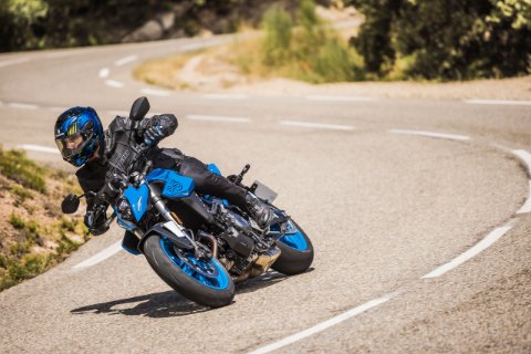 GSX-8S 56