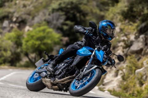 GSX-8S 72