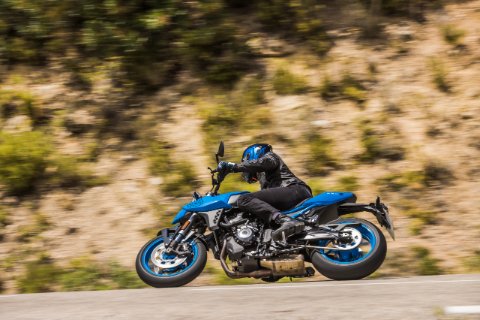 GSX-8S 76