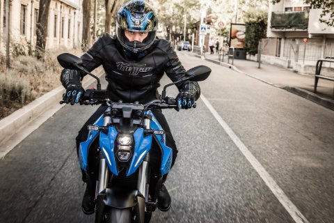 GSX-8S 107