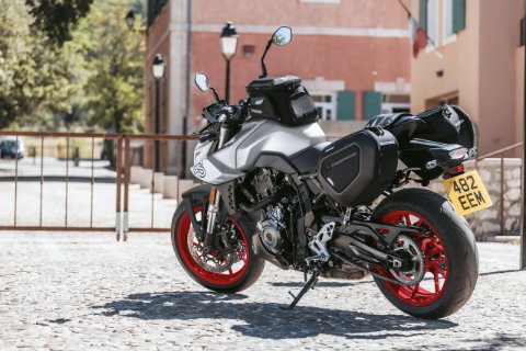 GSX-8S 6